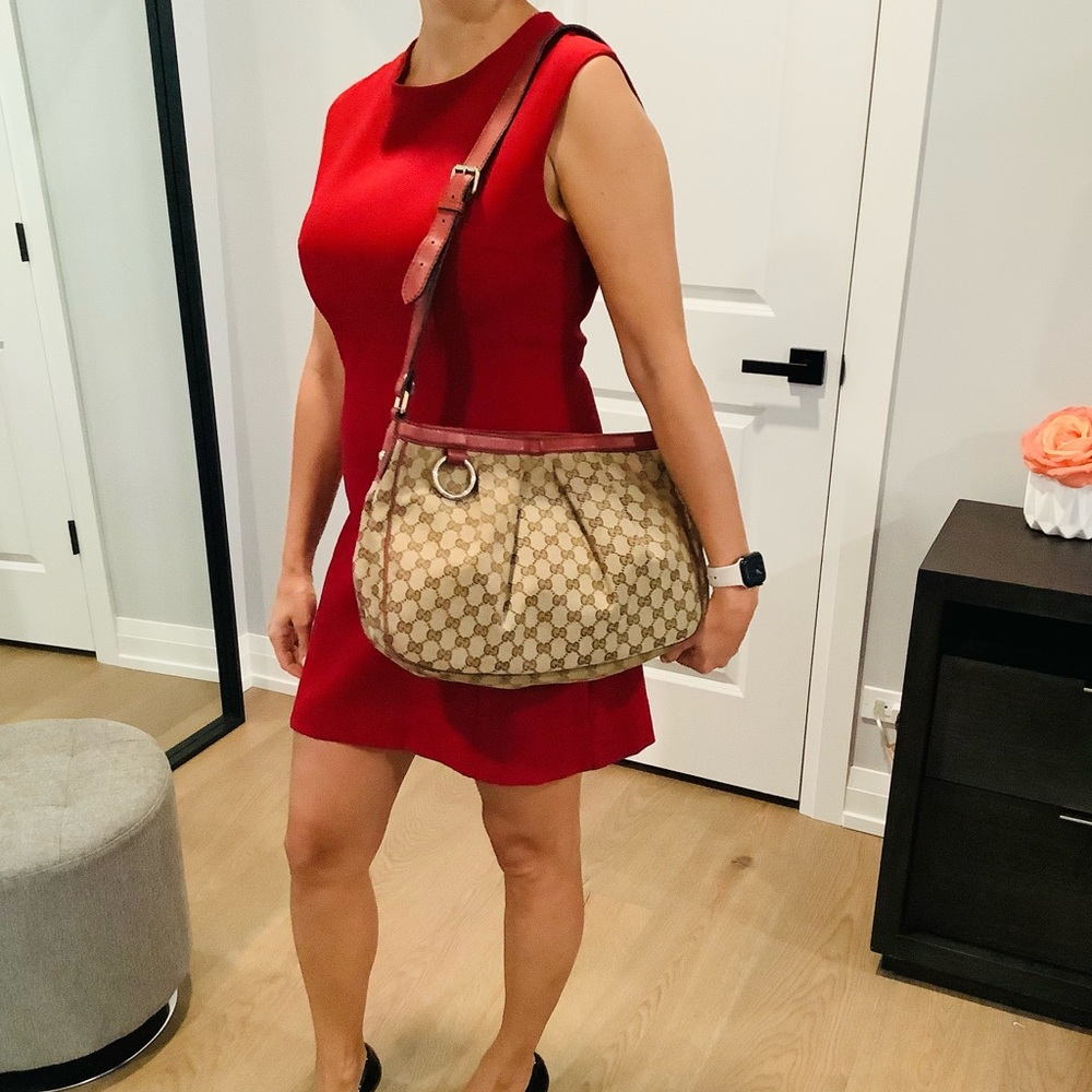GUCCI canvas GG monogram shoulder bag ❤️❤️